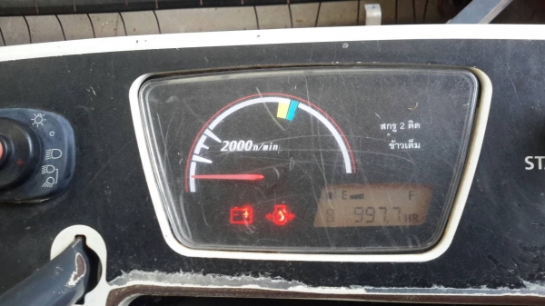 ขายรถเกี่ยวข้าว Kubota รุ่น DC-70G ปี 57