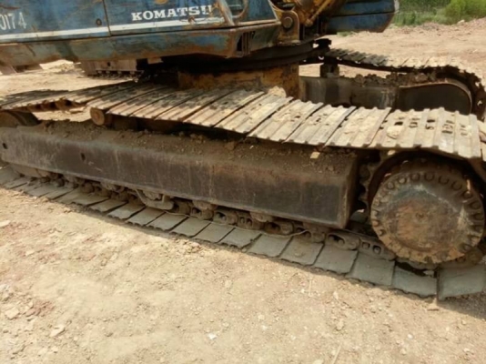 ขาย 325,000 บาท KOMATSU PC. 200-3 เครื่องดี ปั้มแรง โช่หนา คอนโทสั้น เอกสารอินวอยท์   รถอยู่ จ.ฉะเชิงเทรา โทร&amp;ไอดีไลน์ 0610710295