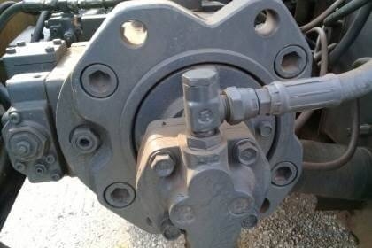 ขาย 585,000 แบคโฮ KOBELCO SK200 Mark 3 ไฟฟ้าตัดแล้ว เครื่องดี ปั้มดี ช่วงล่างแน่น เอกสารเล่มทะเบียนครบ   รถอยู่ จ.อุดรธานี โทร&amp;ไอดัไลน์ 061071295