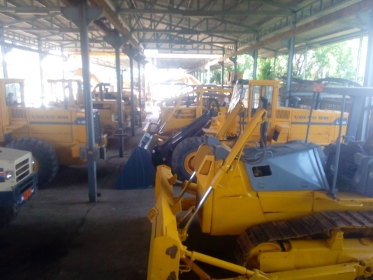 รถบดล้อยาง 9 ล้อ