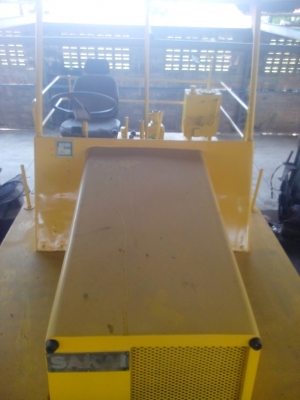 รถบดล้อยาง 9 ล้อ