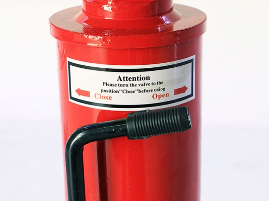 ขายแม่แรงยกเกียร์ ขนาด 0.5 ตัน ยกได้สูง 1.8 เมตร ขายแม่แรงยกเกียร์ ขนาด 0.5 ตัน ยกได้สูง 1.8 เมตร