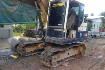 ขาย 365,000 KOMATSU PC60-6 สภาพสวยพร้อมใช้งาน เครื่องปั้มดี โซ่ช่วงล่างสวย มีใบดันหน้า รถใช้งานปกติ  รถอยู่ จ.สุรินทร์  090-772-3708 090-772-3710