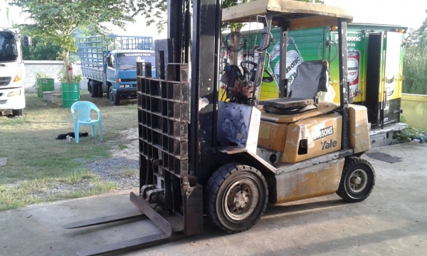 โฟคลีฟ ยี่ห้อYALE เครื่องโตโยต้าดีเซล ยก 2.5 ตัน