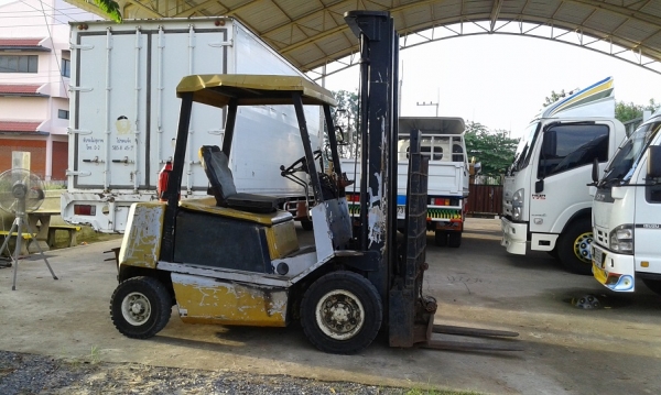 โฟคลีฟ ยี่ห้อYALE เครื่องโตโยต้าดีเซล ยก 2.5 ตัน