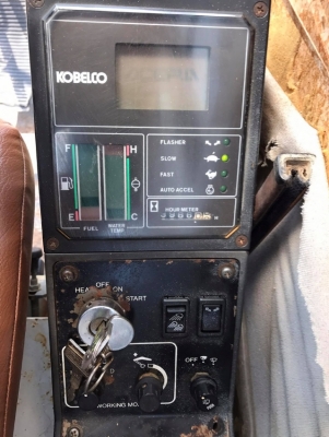 ขายรถแบคโฮ KOBELCO SK120 MARK 3 อาร์มยาวพิเศษ ลายหัวกระแทก รถนอกนำเข้าจากญี่ปุ่น มีVDOการทำงานครับ