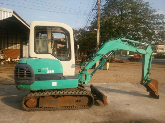 รถขุด Komatsu PC25R-8 เก่าญี่ปุ่นแท้ นำเข้า