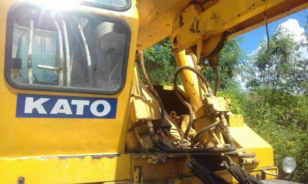 ต้องการขายรถเครน kato-11tun