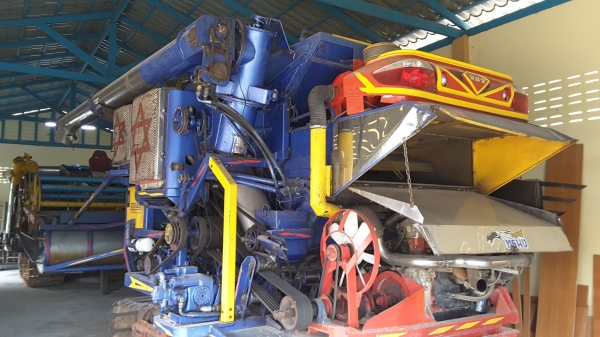 ขายรถเกี่ยวข้าว ไทยเส็ง เดี่ยวทรนง รถปี 53 ตัวเดิน 12 ใบเดิน D3 ค. HINO 260 เทอร์โบว์