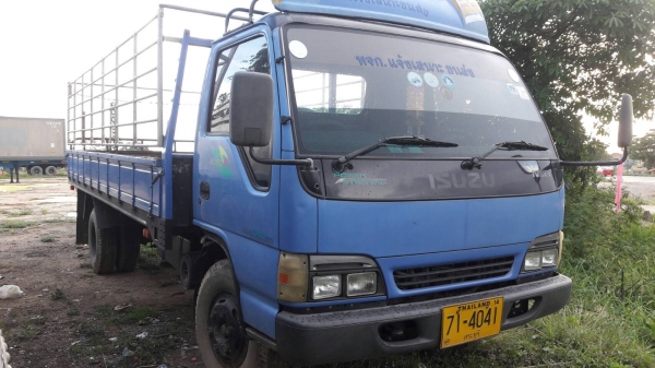 รถบรรทุก ISUZU 6 ล้อ รุ่น NQR ปี 46 เครื่อง 120 แรง เทอร์โบ อินเตอร์ ยาว 5.50 เมตร ราคา 368,000 บ.รถ