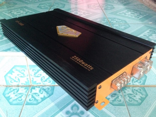 แอมป์คลาสดี CAR VIP2500w (ยาว43เซน)มือสองสภาพสวยเดิมๆไม่เคยซ่อม ใช้งานปกติ เบสดีมากเป็นลูกโตๆ ขับ10&quot;-12&quot;-15&quot;หล่อตลาดได้ ขาย 3350 บาท สนใจ0892425454 อยู่สระบุรีส่งได้