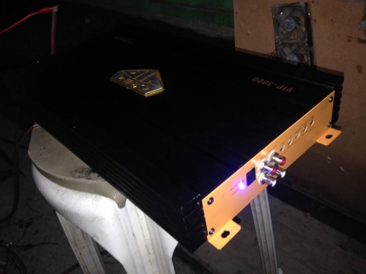 แอมป์คลาสดี CAR VIP2500w (ยาว43เซน)มือสองสภาพสวยเดิมๆไม่เคยซ่อม ใช้งานปกติ เบสดีมากเป็นลูกโตๆ ขับ10&quot;-12&quot;-15&quot;หล่อตลาดได้ ขาย 3350 บาท สนใจ0892425454 อยู่สระบุรีส่งได้