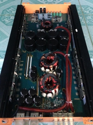 แอมป์คลาสดี CAR VIP2500w (ยาว43เซน)มือสองสภาพสวยเดิมๆไม่เคยซ่อม ใช้งานปกติ เบสดีมากเป็นลูกโตๆ ขับ10&quot;-12&quot;-15&quot;หล่อตลาดได้ ขาย 3350 บาท สนใจ0892425454 อยู่สระบุรีส่งได้