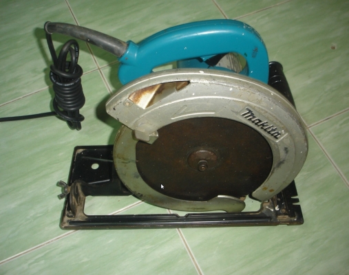 ขายเลื่อยวงเดือน 9 นิ้ว makita รุ่น N5900B (2,000w.)