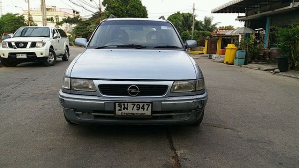 รถแวน นำเข้า ประกอบนอก บางๆเดิมทั้งคัน รถแวน นำเข้า ประกอบนอก บางๆเดิมทั้งคัน