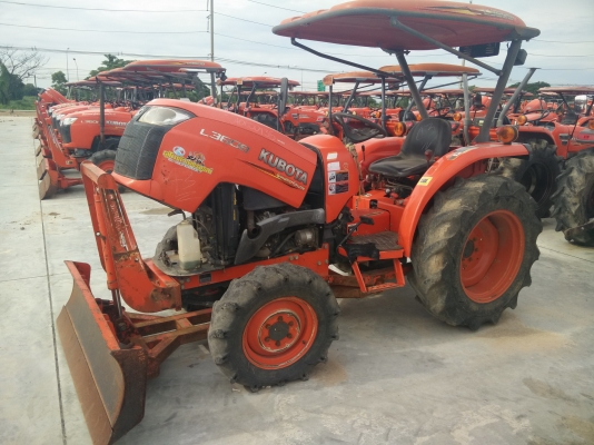 ขายด่วนแทรกเตอร์ L3608 พร้อมใบดันดิน ใช้งานได้ดีเลย รถชั่วโมงงานน้อย สภาพดี ขายด่วนแทรกเตอร์ L3608 พร้อมใบดันดิน ใช้งานได้ดีเลย รถชั่วโมงงานน้อย สภาพดี