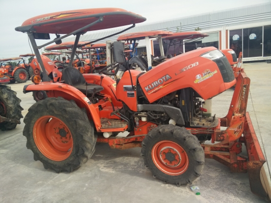 ขายด่วนแทรกเตอร์ L3608 พร้อมใบดันดิน ใช้งานได้ดีเลย รถชั่วโมงงานน้อย สภาพดี