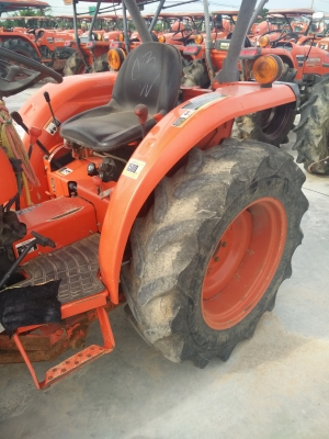 ขายด่วนแทรกเตอร์ L3608 พร้อมใบดันดิน ใช้งานได้ดีเลย รถชั่วโมงงานน้อย สภาพดี ขายด่วนแทรกเตอร์ L3608 พร้อมใบดันดิน ใช้งานได้ดีเลย รถชั่วโมงงานน้อย สภาพดี