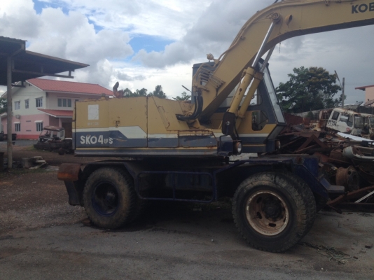 ขายด่วน รถแบคโฮ  ล้อยาง เครือง6bb อีสุ  พร้อมใช้งาน เพียง 670000