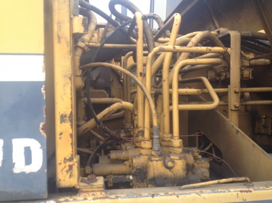 ขายด่วน รถแบคโฮ  ล้อยาง เครือง6bb อีสุ  พร้อมใช้งาน เพียง 670000