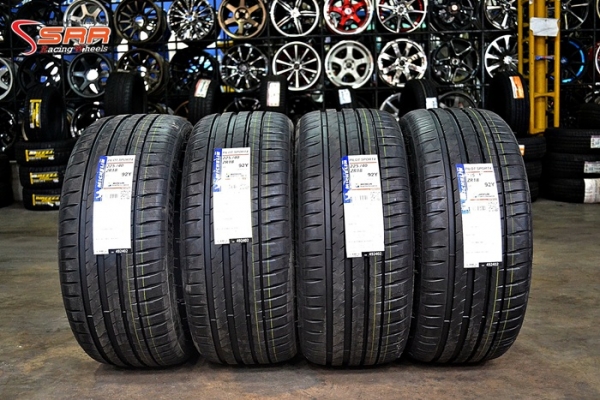 MICHELIN PILOT SPORT 4 225/40ZR18 เส้นละ 6,500 บาท