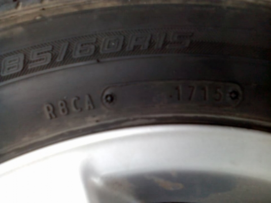 ขายล้อแม็กแท้ติดรถ Toyota Vios 4 วง ยางเบอร์ 185/60/R 15 (ยางปี  15) ยางยี่ห้อ Dunlop มี 1 ล้อมีรอยเบียดฟุทบาธ 1 วง ไม่มากเท่าไหร่ สภาพดี