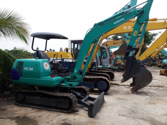 ขายค่ะKOMATSU PC30-7  เก่าญี่ปุ่นแท้  หลุดมัดจำ  2,XXX  ชั่วโมง  เช็คระบบพร้อมทำสีใหม่  สภาพสวย  พร้อมลงงานได้เลยค่ะ..ลองระบบกันได้ทุกวัน  โทร  089-3818694  ดวงนภา