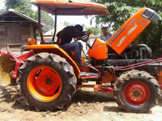 ขาย 165,000 บาท KUBOTA L3408 เครื่องดี เกียร์แรง (แถม ใบมีด หาง 6 ) สภาพสวยพร้อมใช้ เอกสารเล่มทะเบียน รถอยู่ จ.อำนาจเจริญ โทร&ไอดีไลน์ 0610710295 ขาย 165,000 บาท KUBOTA L3408 เครื่องดี เกียร์แรง (แถม ใบมีด หาง 6 ) สภาพสวยพร้อมใช้ เอกสารเล่มทะเบียน รถอยู่ จ.อำนาจเจริญ โทร&ไอดีไลน์ 0610710295