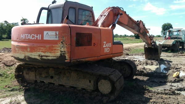 ขายรถขุดแบ็คโฮ HITACHI ZX 110  เอกสารอินวอย ราคา670,000บ. สนใจ 0835601591 หรือ 0903494058