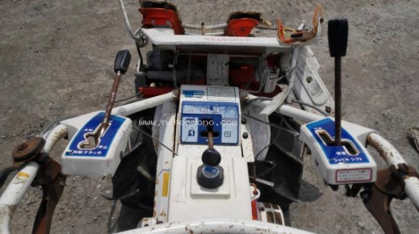 ขายเพียง15,000 บาท รถเกี่ยวข้าวเดินตาม KUBOTA รุ่น RA50Z รหัสสินค้า81004776 ติดต่อ 081-8283376 www.nihonmono.com ขายเพียง15,000 บาท รถเกี่ยวข้าวเดินตาม KUBOTA รุ่น RA50Z รหัสสินค้า81004776 ติดต่อ 081-8283376 www.nihonmono.com