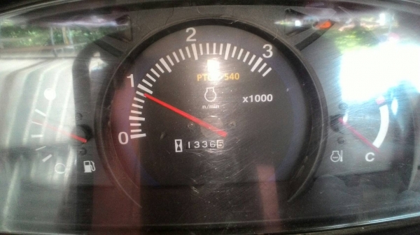 รถไถ 47  รถไถ 47 แรงอุปกร 2 ชิ้น    ยีห้อตราช้าง   รถปี 54    ช.ม 1300  นิดฯฯ  พร้อมลุยงาน ราคาเบา ฯ   300000 บาท ทะเบียนพร้อม  ดูรถ อ. ราษีไศล จ .ศรีสะเกษ   วันทูคอล 098 668-3479 dtac 094 283-9369 สิทธิ์ คับ