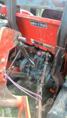 รถไถ 47  รถไถ 47 แรงอุปกร 2 ชิ้น    ยีห้อตราช้าง   รถปี 54    ช.ม 1300  นิดฯฯ  พร้อมลุยงาน ราคาเบา ฯ   300000 บาท ทะเบียนพร้อม  ดูรถ อ. ราษีไศล จ .ศรีสะเกษ   วันทูคอล 098 668-3479 dtac 094 283-9369 สิทธิ์ คับ