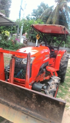 รถไถ 47  รถไถ 47 แรงอุปกร 2 ชิ้น    ยีห้อตราช้าง   รถปี 54    ช.ม 1300  นิดฯฯ  พร้อมลุยงาน ราคาเบา ฯ   300000 บาท ทะเบียนพร้อม  ดูรถ อ. ราษีไศล จ .ศรีสะเกษ   วันทูคอล 098 668-3479 dtac 094 283-9369 สิทธิ์ คับ