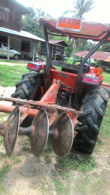 รถไถ 47  รถไถ 47 แรงอุปกร 2 ชิ้น    ยีห้อตราช้าง   รถปี 54    ช.ม 1300  นิดฯฯ  พร้อมลุยงาน ราคาเบา ฯ   300000 บาท ทะเบียนพร้อม  ดูรถ อ. ราษีไศล จ .ศรีสะเกษ   วันทูคอล 098 668-3479 dtac 094 283-9369 สิทธิ์ คับ