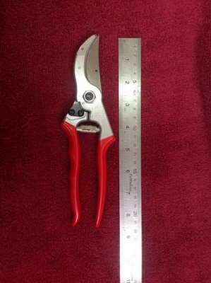 กรรไกรตัดกิ่งไม้ FELCO 4 swiss made