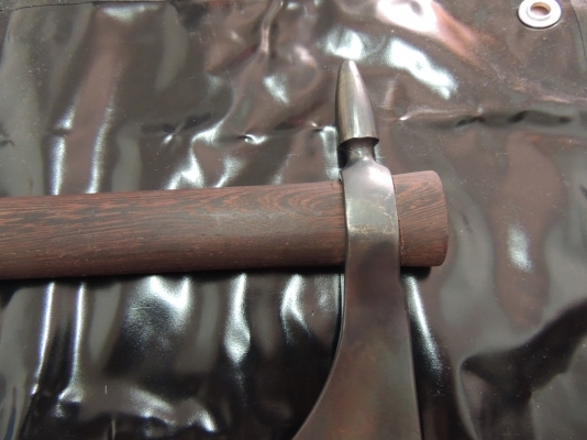 ขายขวานโทมาฮอก ลุงเล็ก อุทัย ขายขวานโทมาฮอก ลุงเล็ก อุทัย