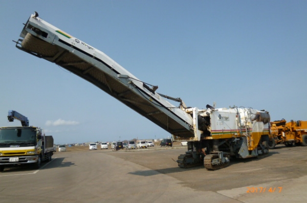 Wirtgen 2100VC ปี 1990 นำเข้าจากญี่ปุ่น ราคาไม่แพง รถพร้อมใช้งาน Wirtgen 2100VC ปี 1990 นำเข้าจากญี่ปุ่น ราคาไม่แพง รถพร้อมใช้งาน