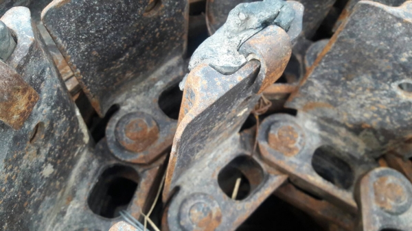 ขายแทรคเหล็ก มี 40 ข้อ พร้อมกับก้อนยาง สำหรับรถขุดเล็ก 20-30 สามารถเดินถนนของพื้นคอนกรีดได้ ขายราคา27,000 บาท ติดต่อ 089-2619445 ขายแทรคเหล็ก มี 40 ข้อ พร้อมกับก้อนยาง สำหรับรถขุดเล็ก 20-30 สามารถเดินถนนของพื้นคอนกรีดได้ ขายราคา27,000 บาท ติดต่อ 089-2619445