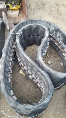 ขายแทรคยางรถขุดไซค์400X73X7.25 มี73ข้อ ใส่รถขุด 40-50 เช่น MITSUBISHI /KUBOTA/ KATO ข้อกว้าง ขายราคา 35,000 บาท ติดต่อ089-2619445 ขายแทรคยางรถขุดไซค์400X73X7.25 มี73ข้อ ใส่รถขุด 40-50 เช่น MITSUBISHI /KUBOTA/ KATO ข้อกว้าง ขายราคา 35,000 บาท ติดต่อ089-2619445