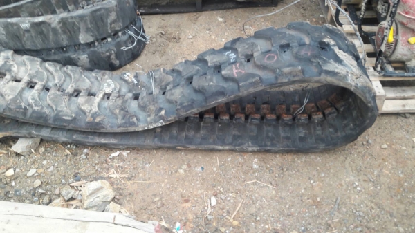 ขายแทรคยางรถขุดไซค์400X73X7.25 มี73ข้อ ใส่รถขุด 40-50 เช่น MITSUBISHI /KUBOTA/ KATO ข้อกว้าง ขายราคา 35,000 บาท ติดต่อ089-2619445 ขายแทรคยางรถขุดไซค์400X73X7.25 มี73ข้อ ใส่รถขุด 40-50 เช่น MITSUBISHI /KUBOTA/ KATO ข้อกว้าง ขายราคา 35,000 บาท ติดต่อ089-2619445