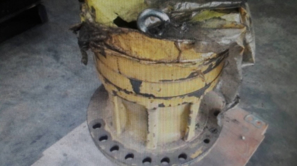 มอเตอร์สวิงรถขุด  KOMATSU   ราคา 22,000บาทติดต่อ089-2619445