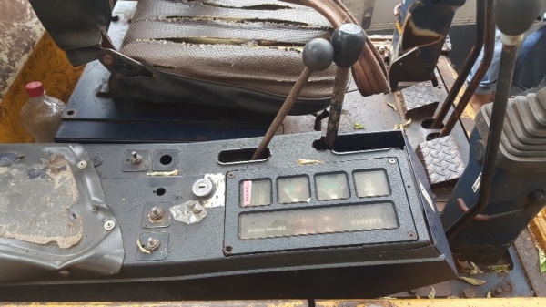 PC40 รุ่น6 เก่าญี่ปุ่น สภาพพอใช้ เอวแน่น ช่วงล่างดี โซ่เสตอร์แน่นๆ