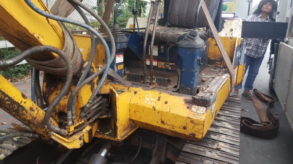 PC40 รุ่น6 เก่าญี่ปุ่น สภาพพอใช้ เอวแน่น ช่วงล่างดี โซ่เสตอร์แน่นๆ