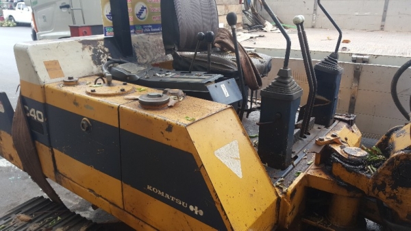 PC40 รุ่น6 เก่าญี่ปุ่น สภาพพอใช้ เอวแน่น ช่วงล่างดี โซ่เสตอร์แน่นๆ