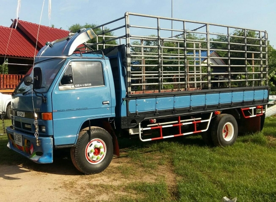 หกล้อ อีซูชุ NPR59LU5M115hp ปี37 รุ่น.ยาวพิเศษ 5ม เกียร์สั้น แอร์เย็นๆ รถห้าง สภาพดีสวยๆพร้อมใช้งาน 