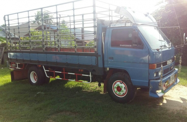 หกล้อ อีซูชุ NPR59LU5M115hp ปี37 รุ่น.ยาวพิเศษ 5ม เกียร์สั้น แอร์เย็นๆ รถห้าง สภาพดีสวยๆพร้อมใช้งาน 