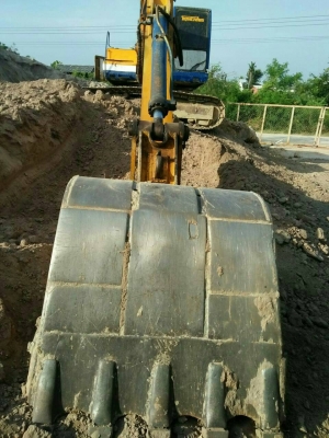 รถแมคโค. มาคทรี. มีเล่มทะเบียนรถพร้อมใช้.  รถอยู่หน้างาน.  พร้อมใช้มีแอร์