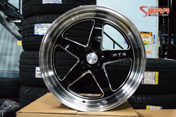 WELD RTS ขอบ20 สำหรับใส่เก๋งใหญ่หรือกระบะ ราคาพิเศษครับ WELD RTS ขอบ20 สำหรับใส่เก๋งใหญ่หรือกระบะ ราคาพิเศษครับ