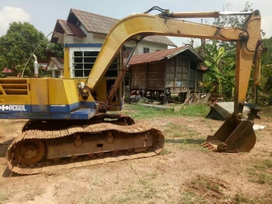 KOMATSU PC60-3 ราคา 265,000 บาท เครื่องดี ปั้มแรง  โช่หนา เอวแน่น เอกสารชื้อขาย  รถอยู่ จ.ร้อยเอ็ด โทร&amp;ไอดีไลน์ 0610710295