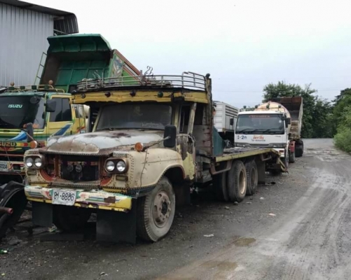 ขาย 195,000 บาท ISUZU หัวยาว  1 เพลา เทเลอร์ ขึ้น รถเกี่ยวและแบคโฮ 120 เครื่อง 6BB1-145 แรง หัวบาง ยางดี คัสชีสวย มีบันไดไฮโดรลิก เอกสารเล่มทะเบียน  รถอยู่ จ.นครปฐม โทร&amp;ไอดีไลน์ 0610710295